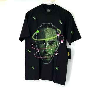 44 NWT men’s small graphic t shirt